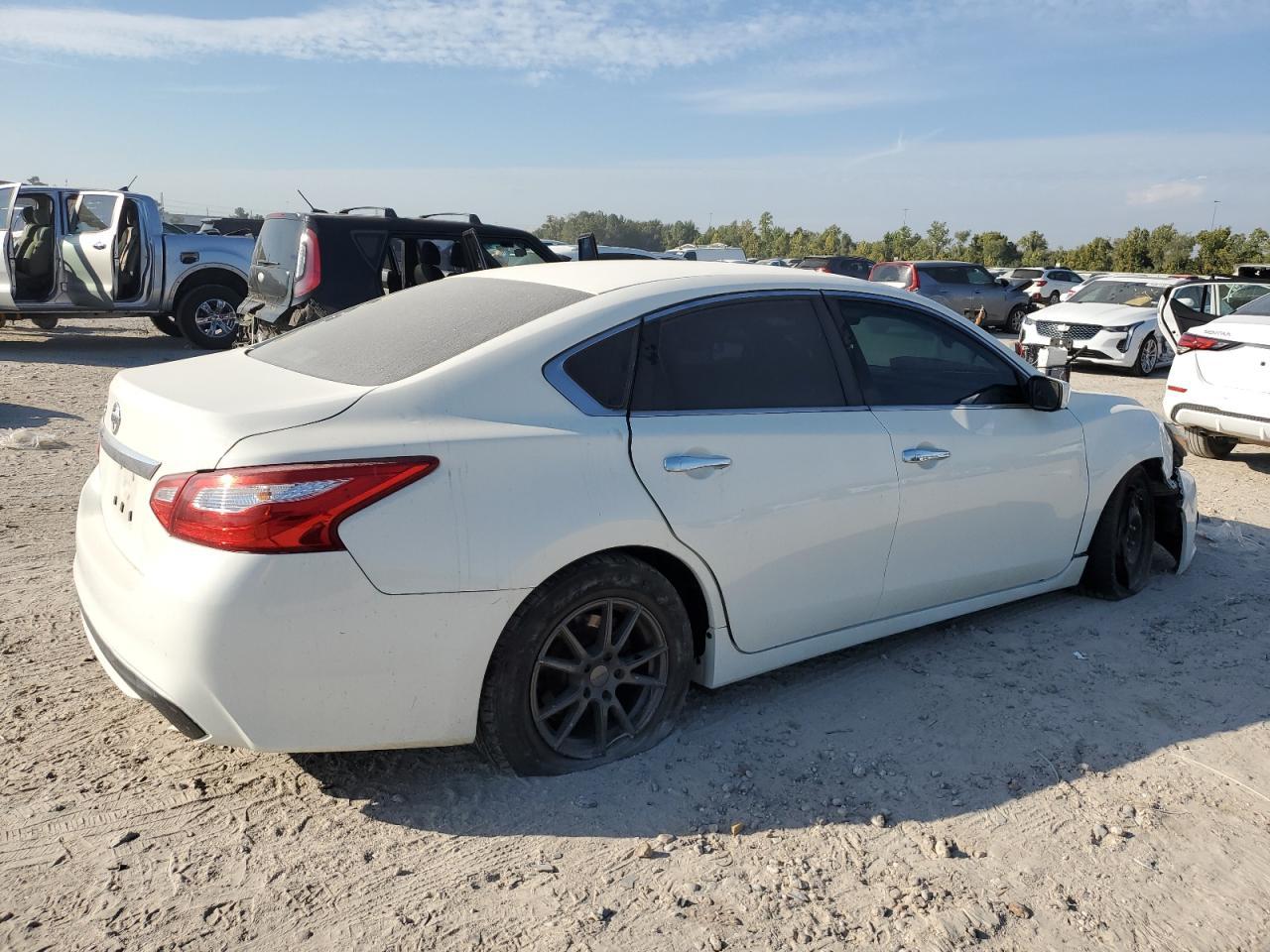 2017 Nissan Altima 2.5 - Фото 3