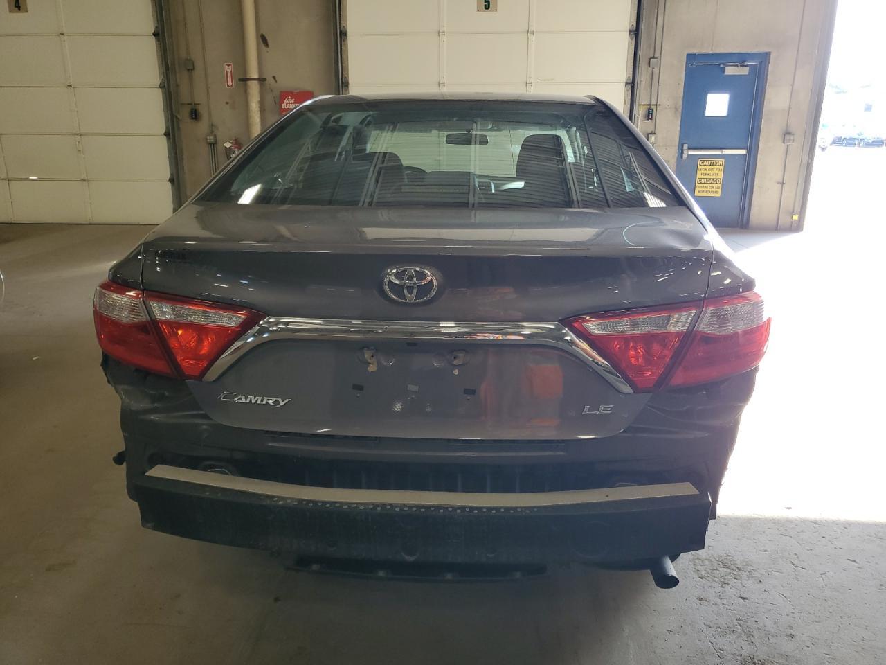2016 Toyota Camry Le - Фото 6