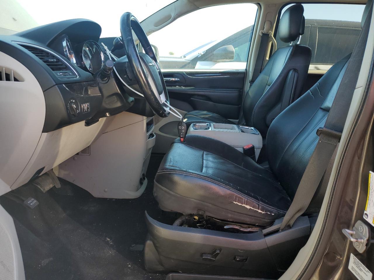 2015 Chrysler Town & Country Touring - Фото 7