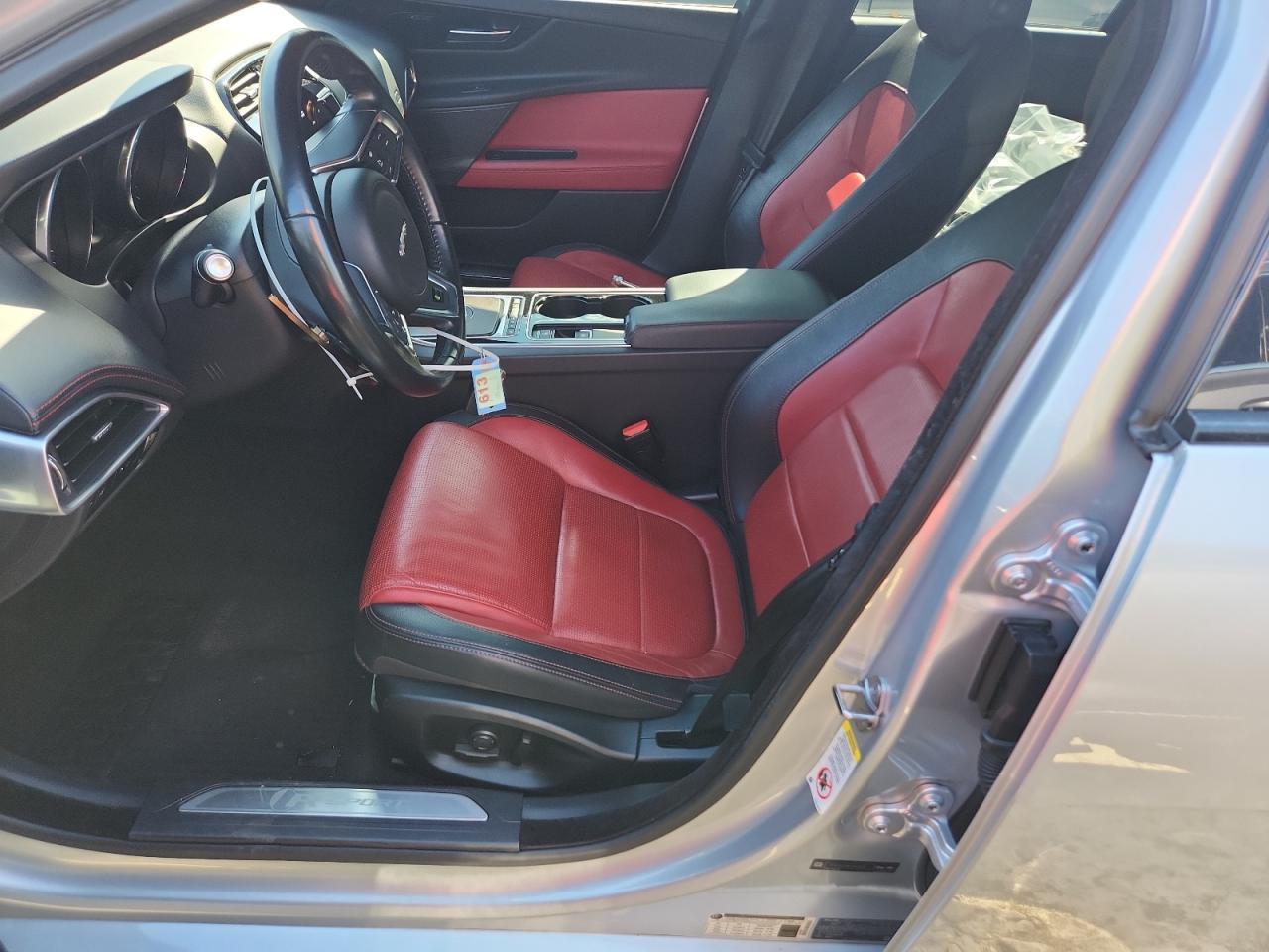 2017 Jaguar Xe R - Sport - Фото 7