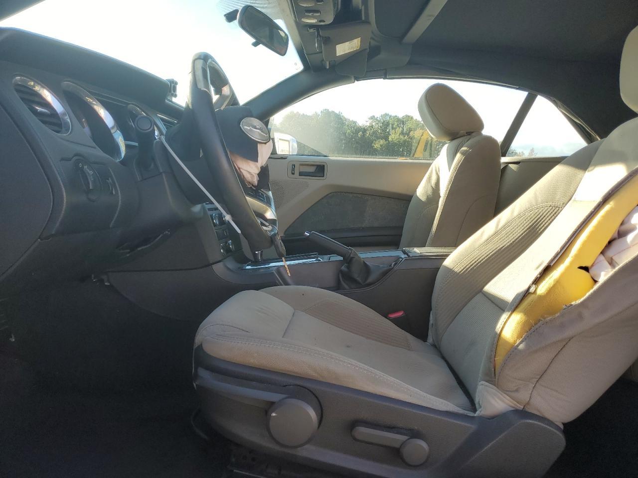 2010 Ford Mustang - Фото 7