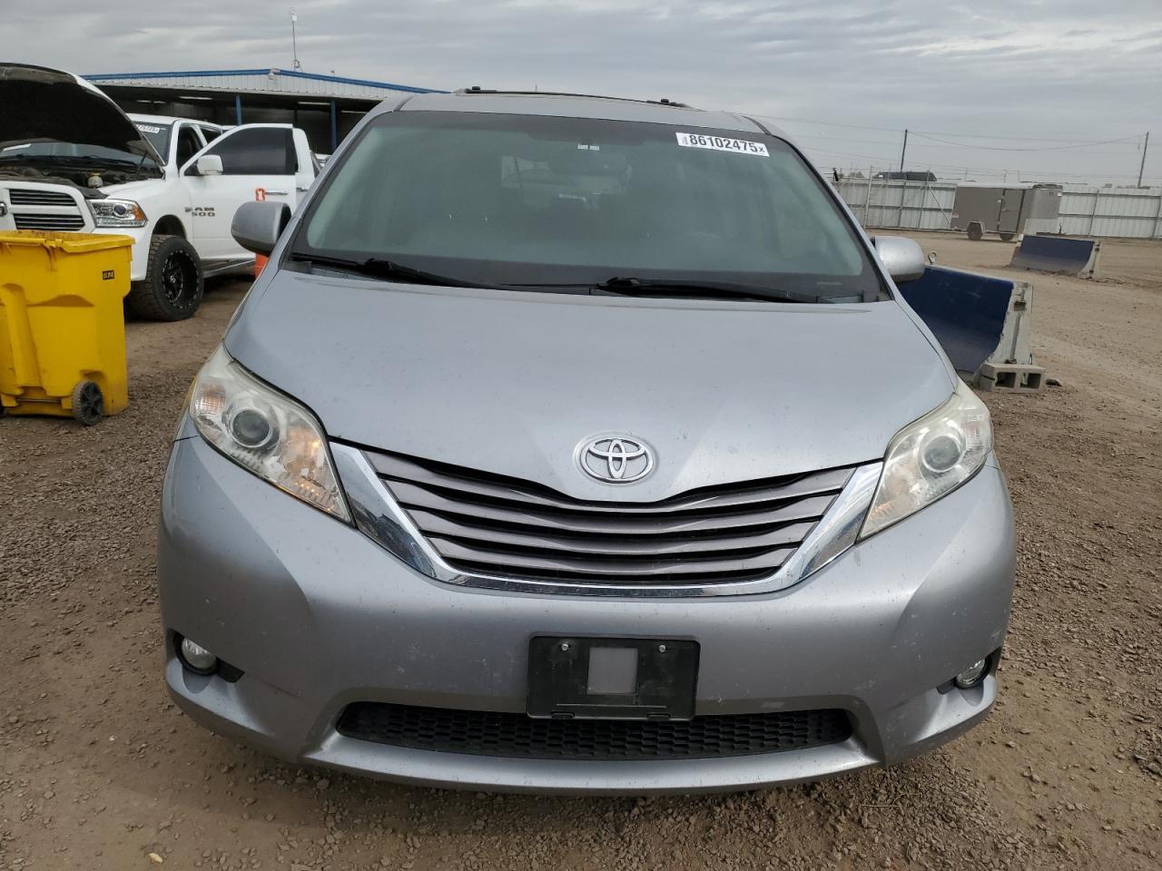 2015 Toyota Sienna Xle - Image 5