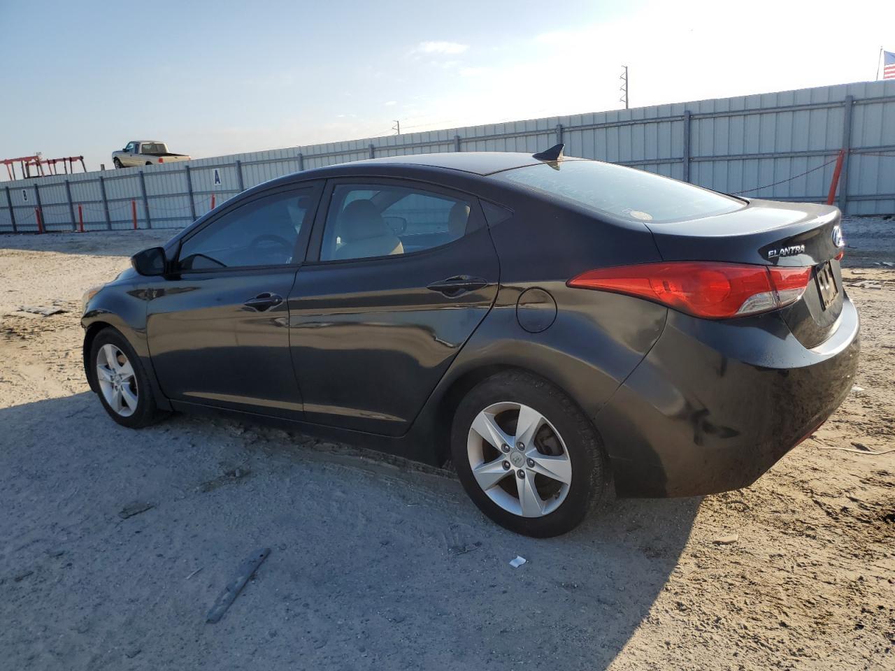 2013 Hyundai Elantra Gls - Фото 2