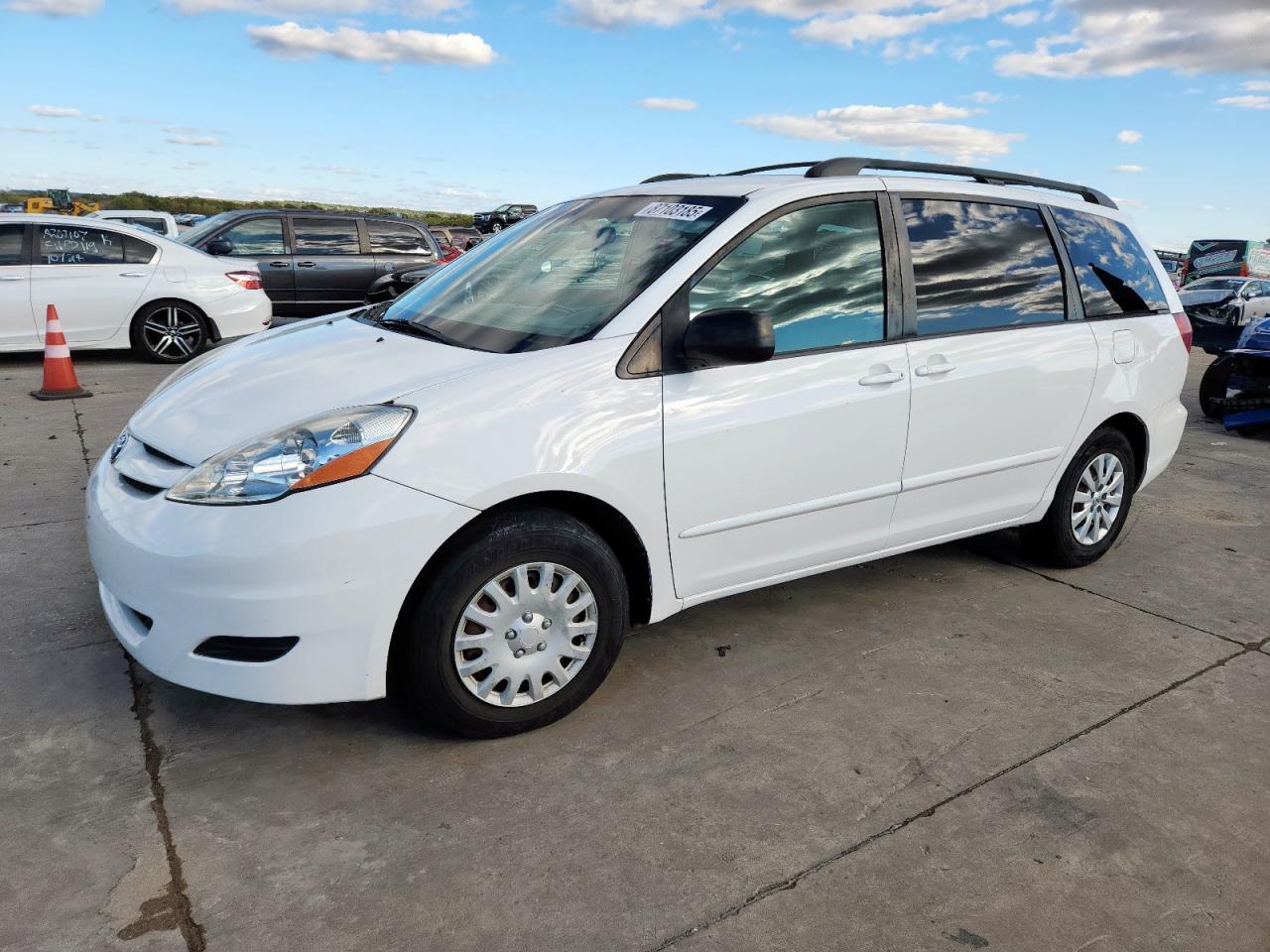 2006 Toyota Sienna Le 8 Passenger