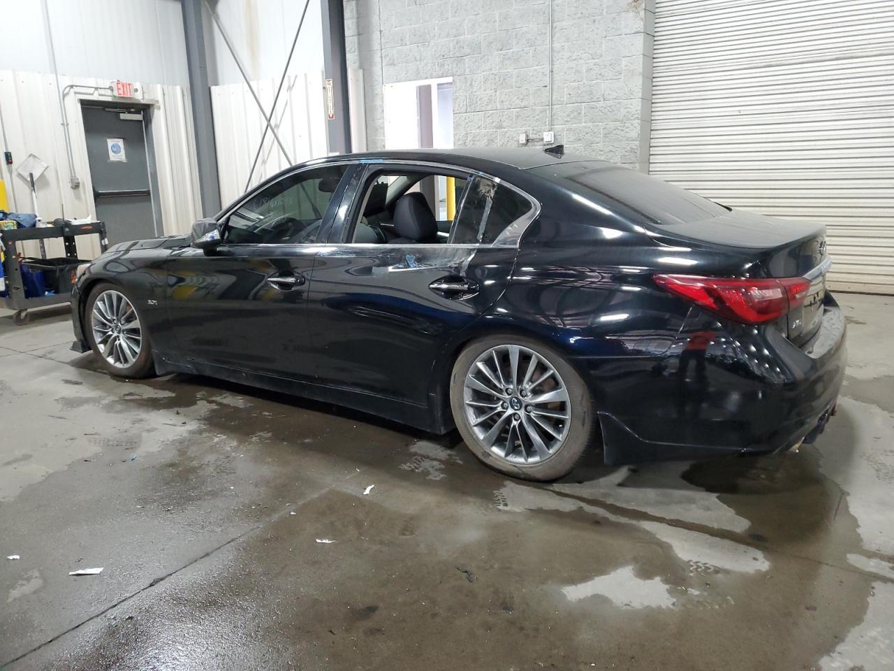 2018 Infiniti Q50 Luxe - Фото 2