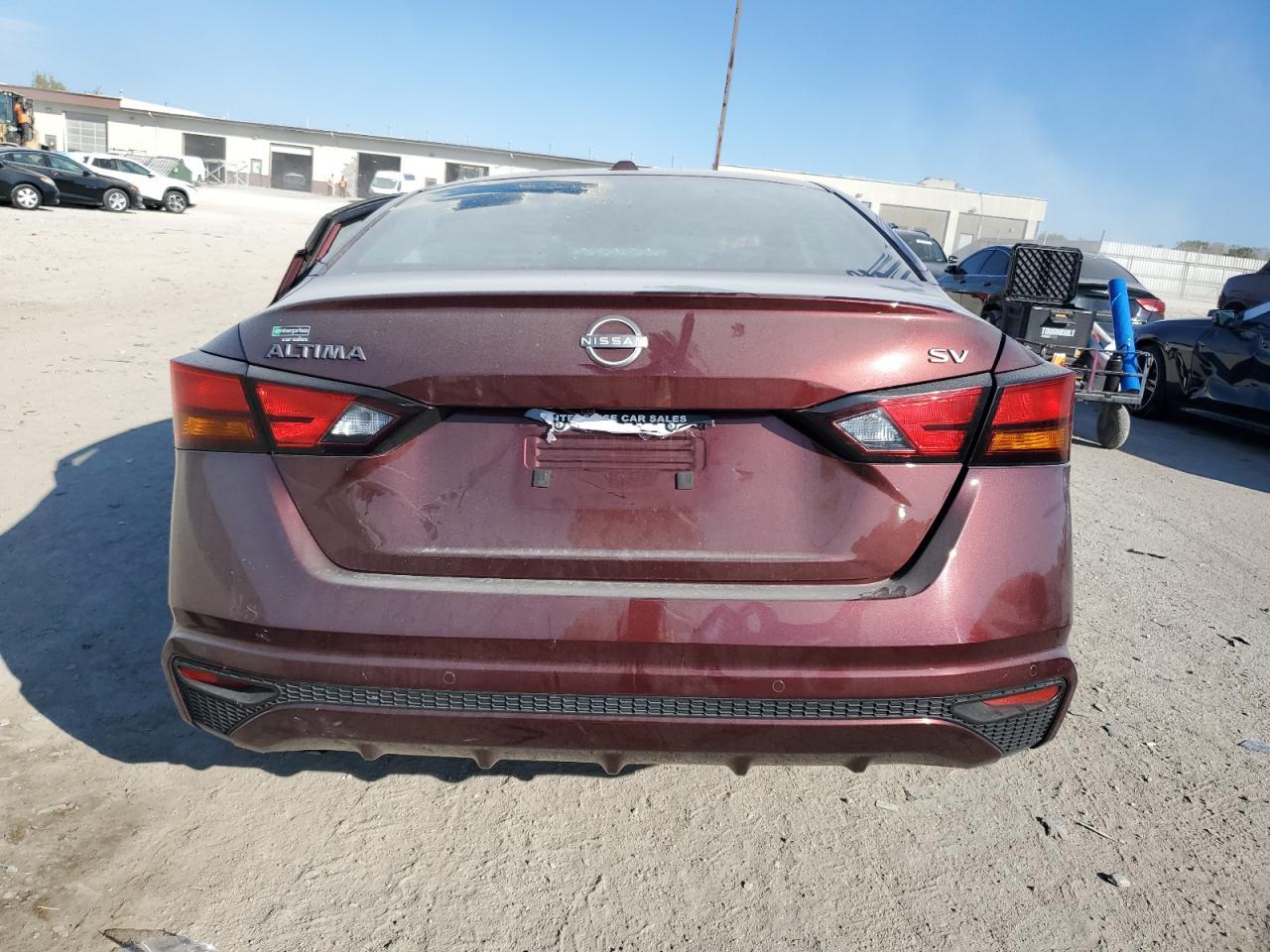 2023 Niss Altima - Image 6