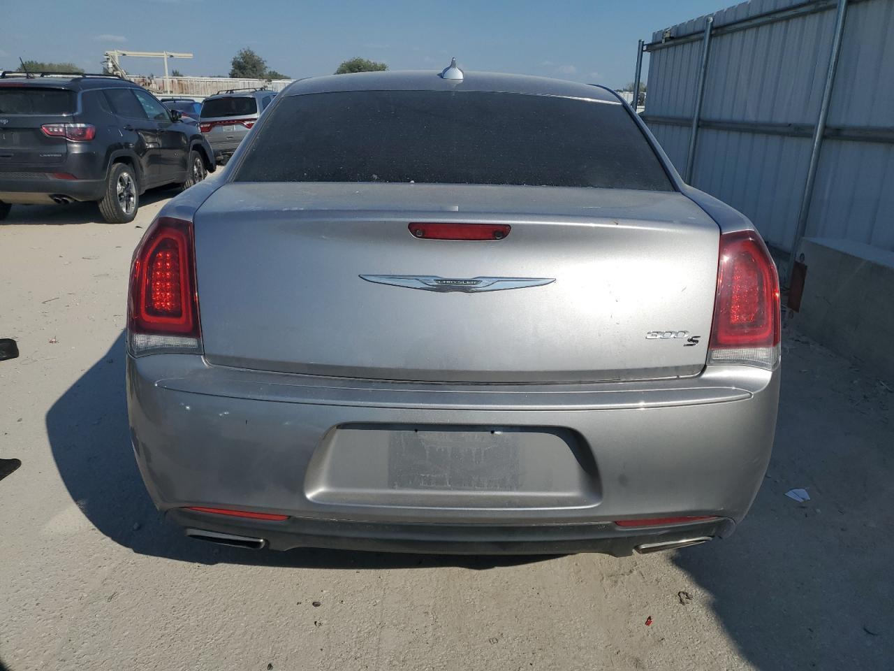 2016 Chrysler 300 S - Image 6