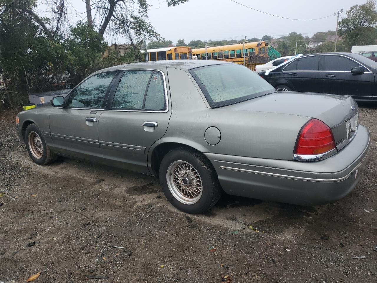 1999 Ford Crown Victoria - Фото 2