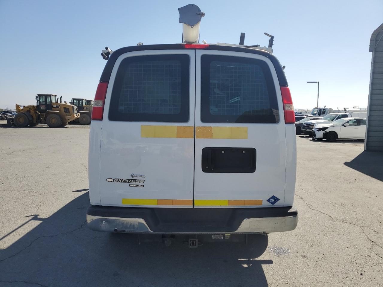 2014 Chevrolet Express G2500 - Cargo Van *** Prior Fleet *** - Image 6