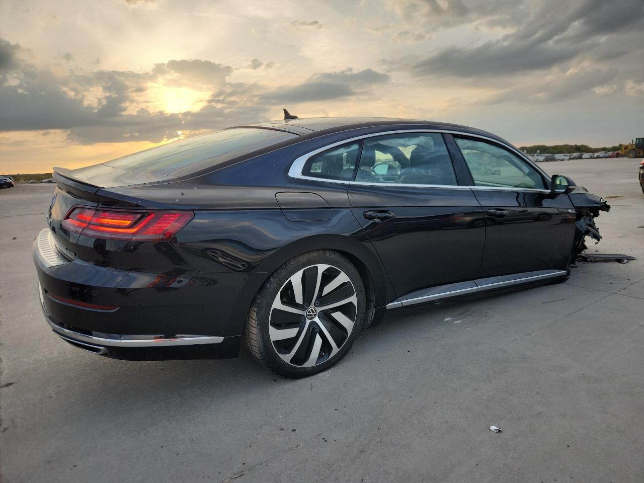 2021 Volkswagen Arteon Sel R-Line - Image 3