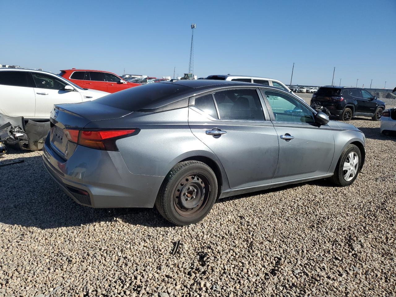 2020 Nissan Altima S - Фото 3