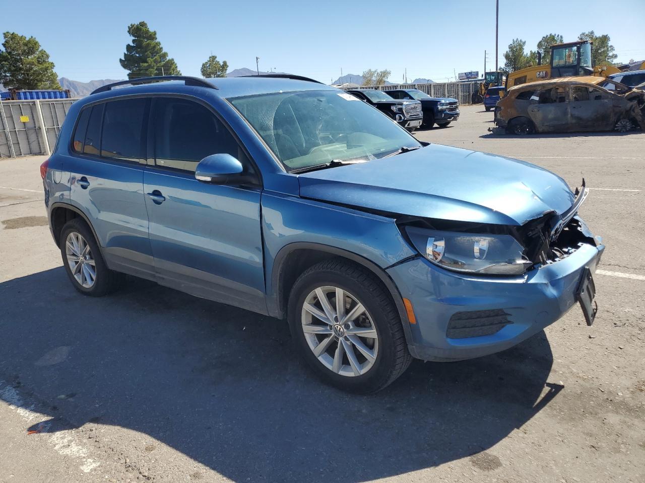 2018 Volkswagen Tiguan Limited - Фото 4