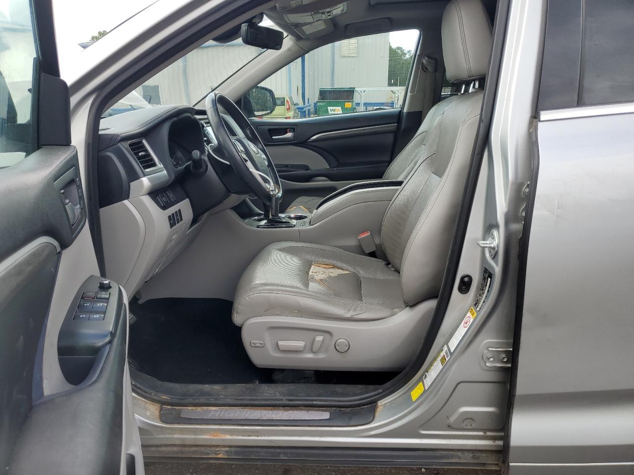 2017 Toyota Highlander Limited - Image 7