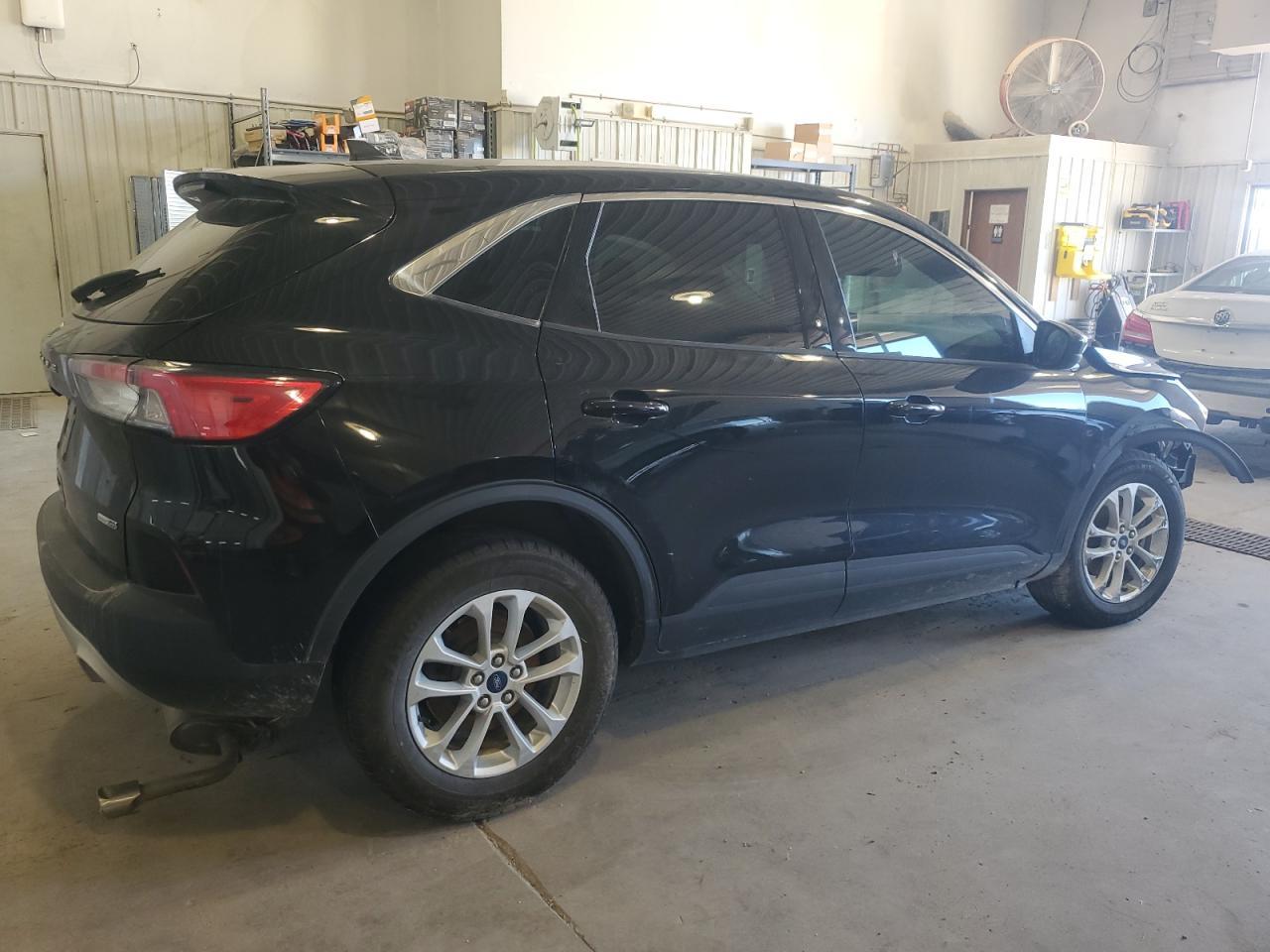 2020 Ford Escape Se - Фото 3