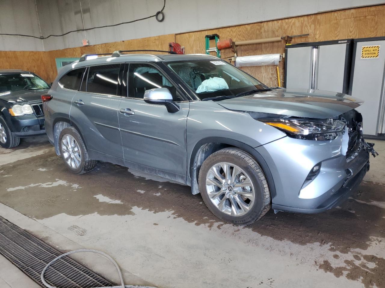 2022 Toyota Highlander Limited - Фото 4