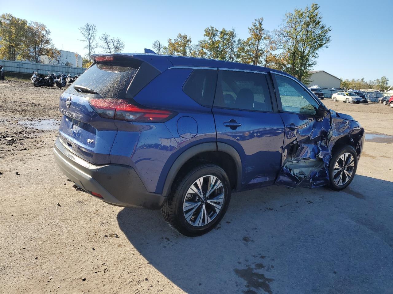 2023 Nissan Rogue Sv - Фото 3