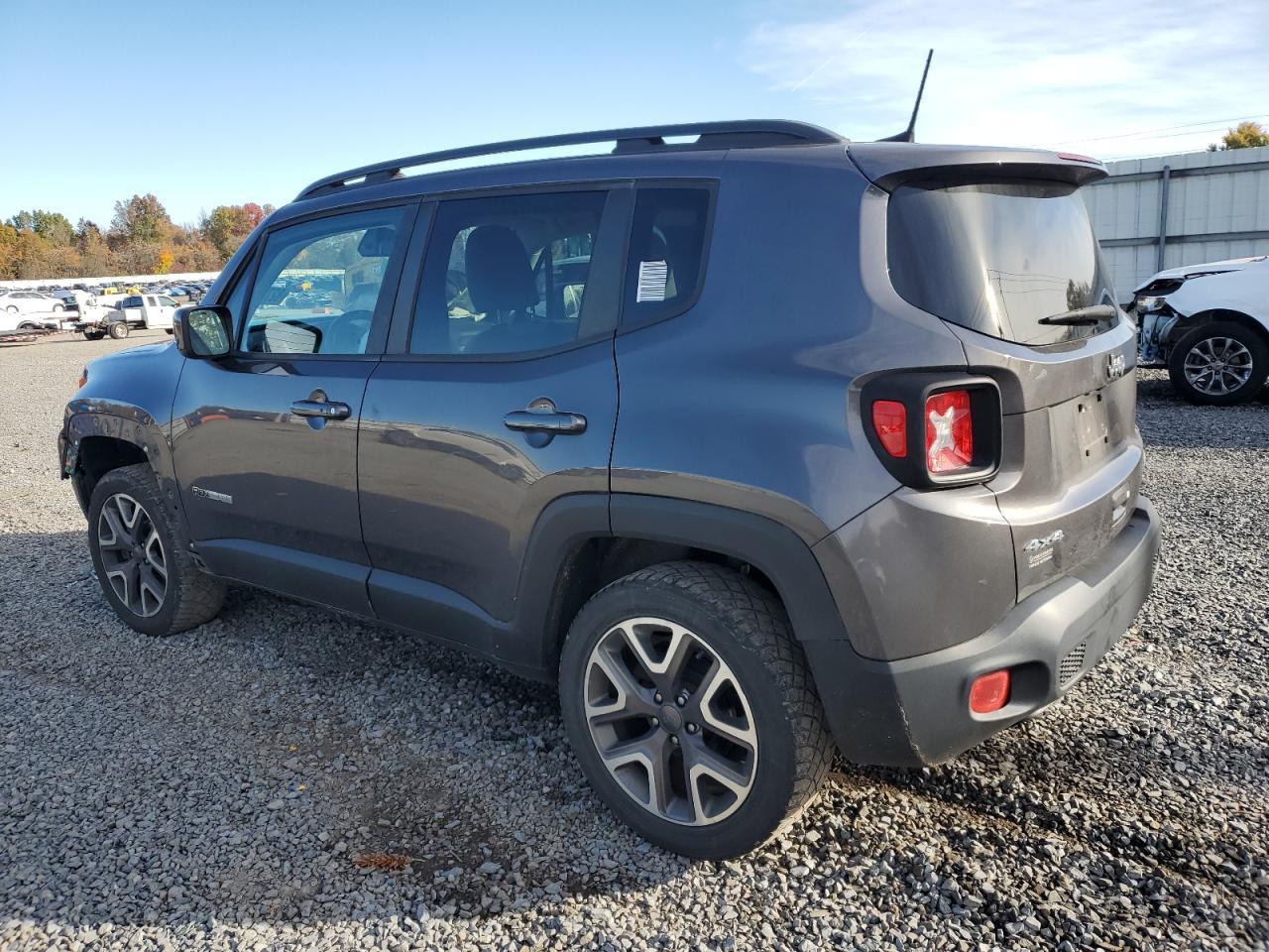 2018 Jeep Renegade Latitude - Image 2