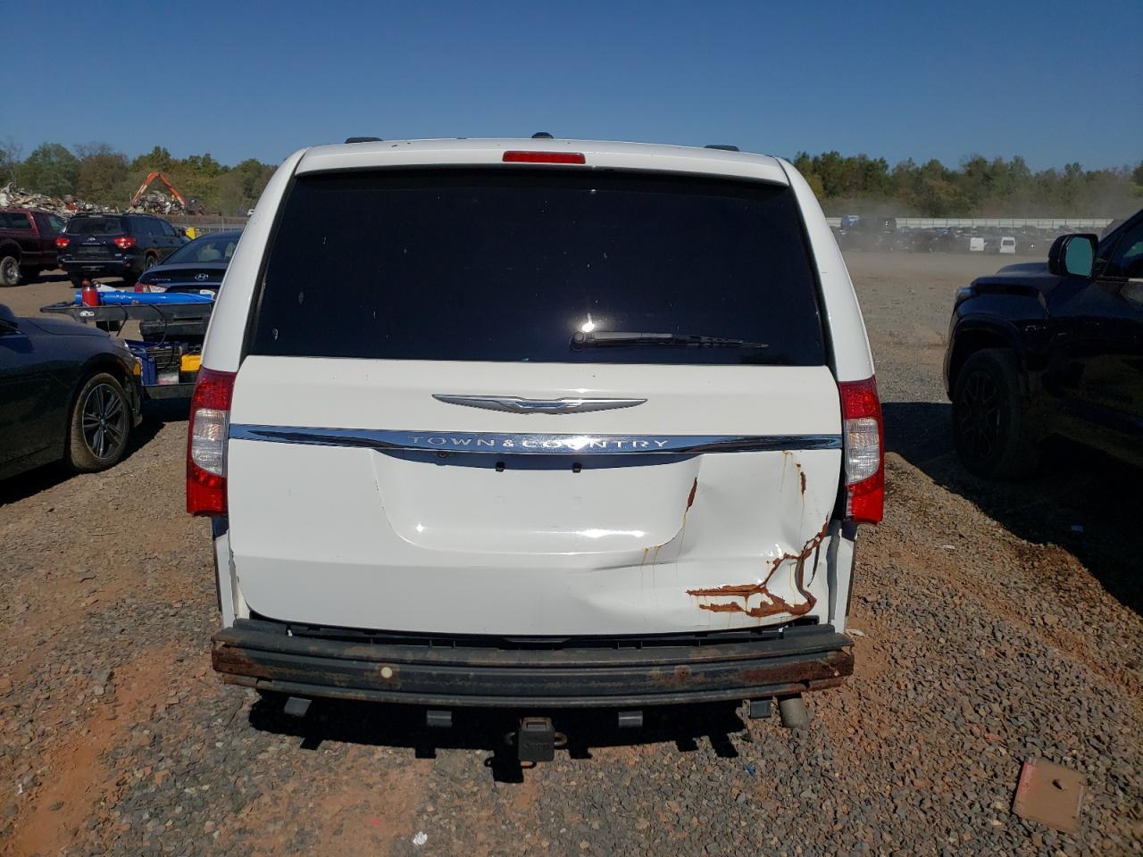 2015 Chrysler Town & Country Touring - Image 6