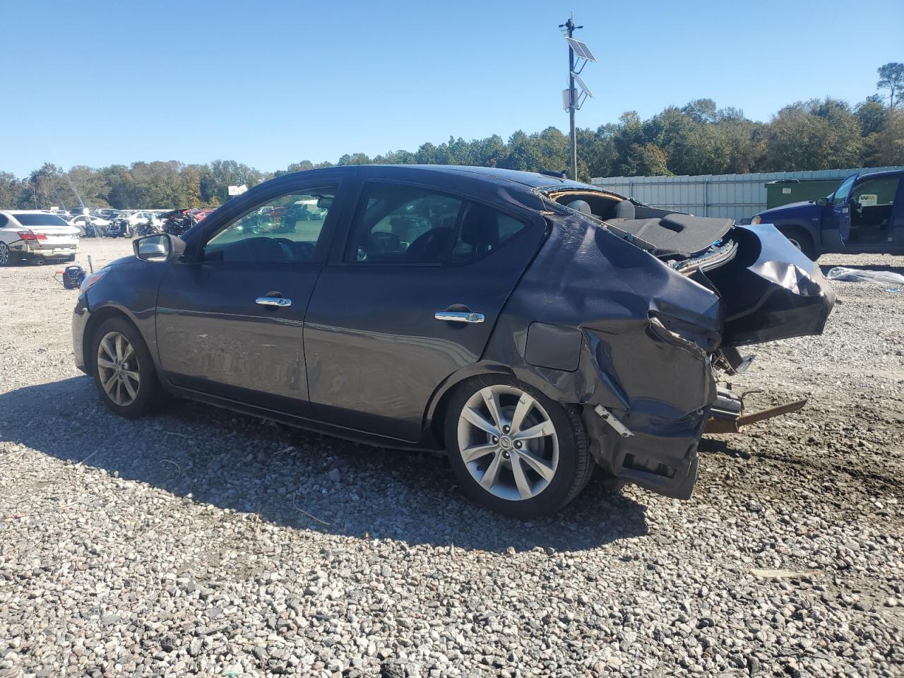 2015 Nissan Versa S - Image 2
