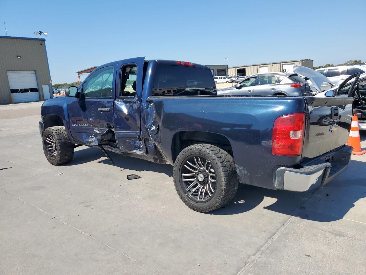 2011 Chevrolet Silverado C1500 Ls - Image 2