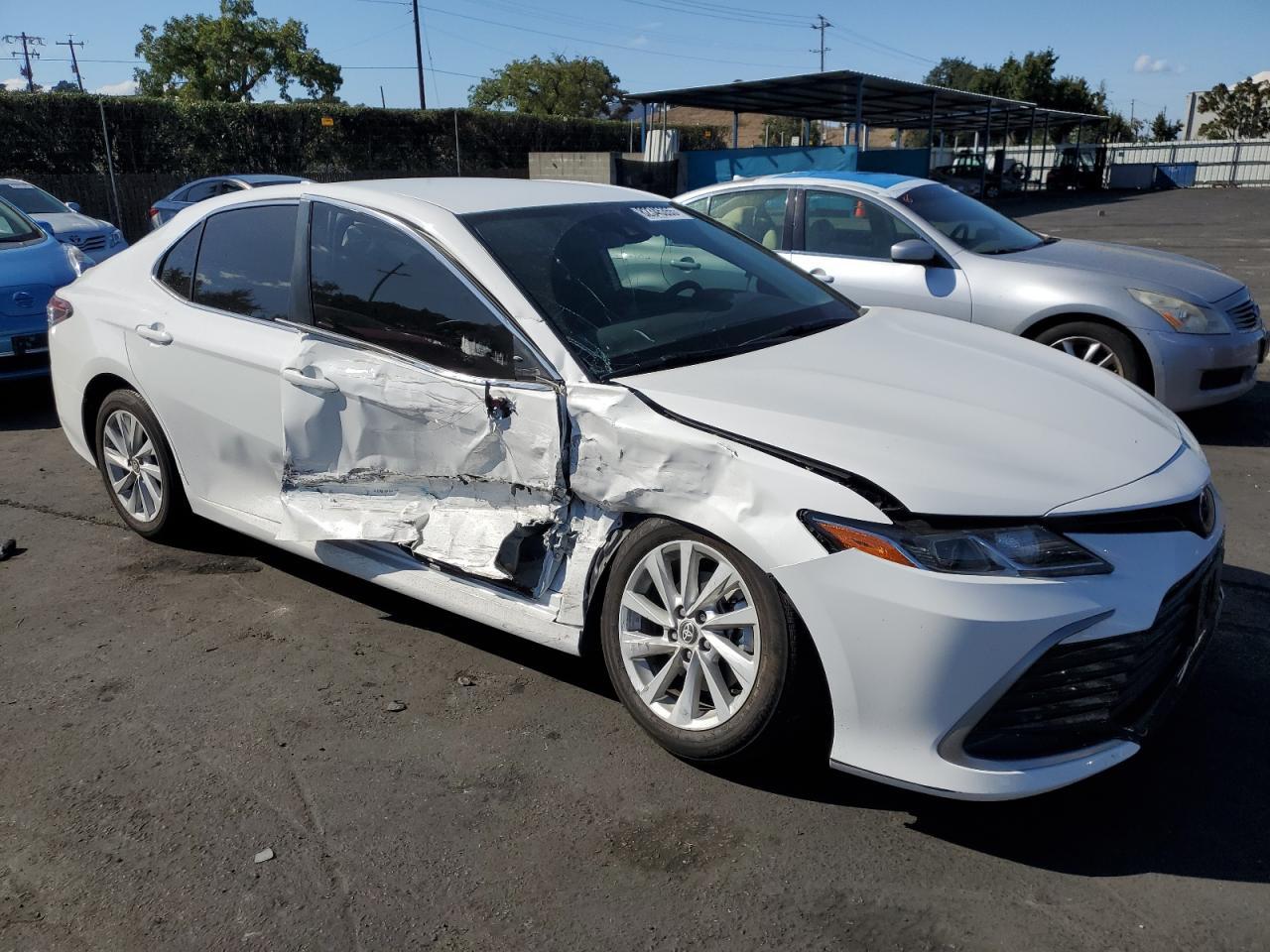 2023 Toyota Camry Le - Фото 4
