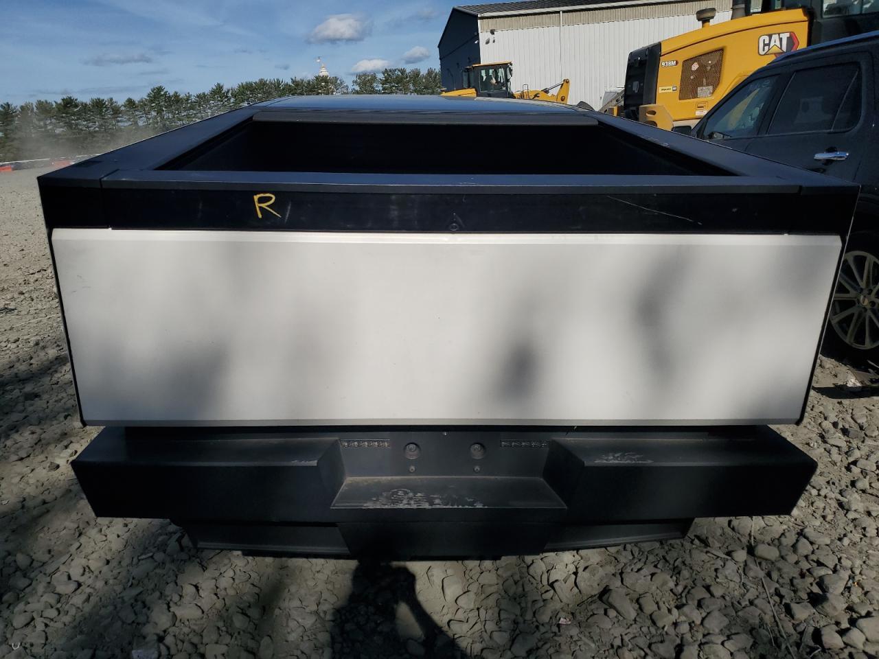 2024 Tesla Cybertruck - Image 6