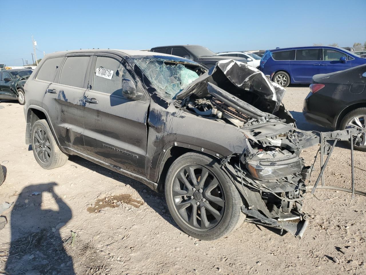 2021 Jeep Grand Cherokee Laredo - Image 4