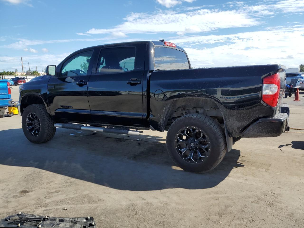 2020 Toyota Tundra Crewmax Sr5 - Фото 2