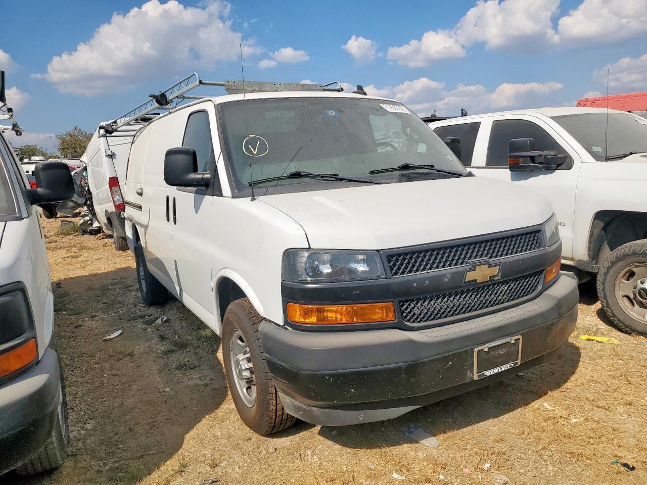 2023 Chevrolet Express G2500 - Фото 4