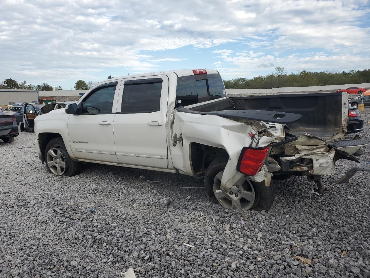 2018 Chevrolet Silverado K1500 Lt - Image 2
