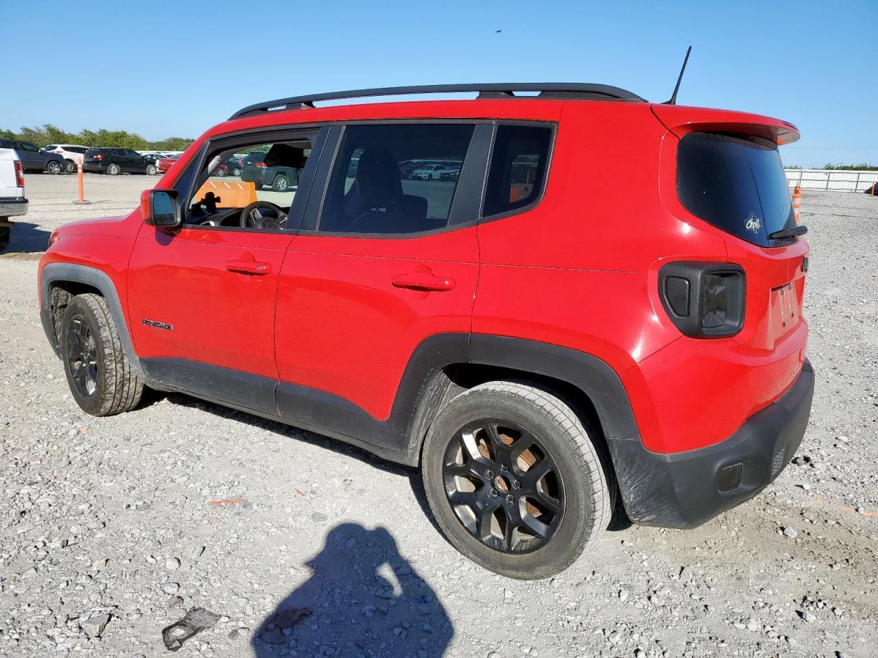2018 Jeep Renegade Latitude - Image 2