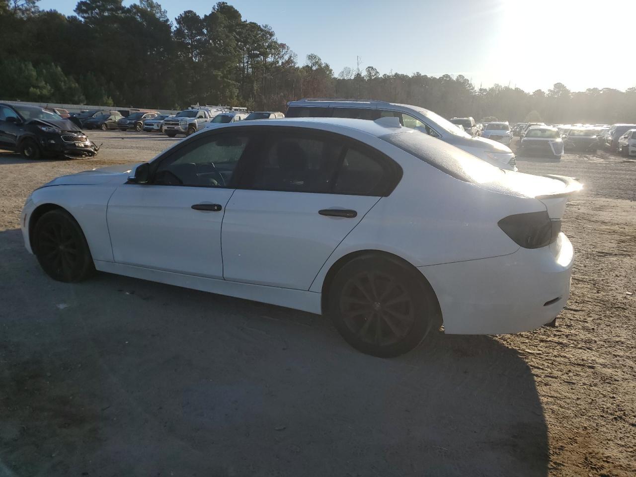 2016 BMW 320 I - Фото 2