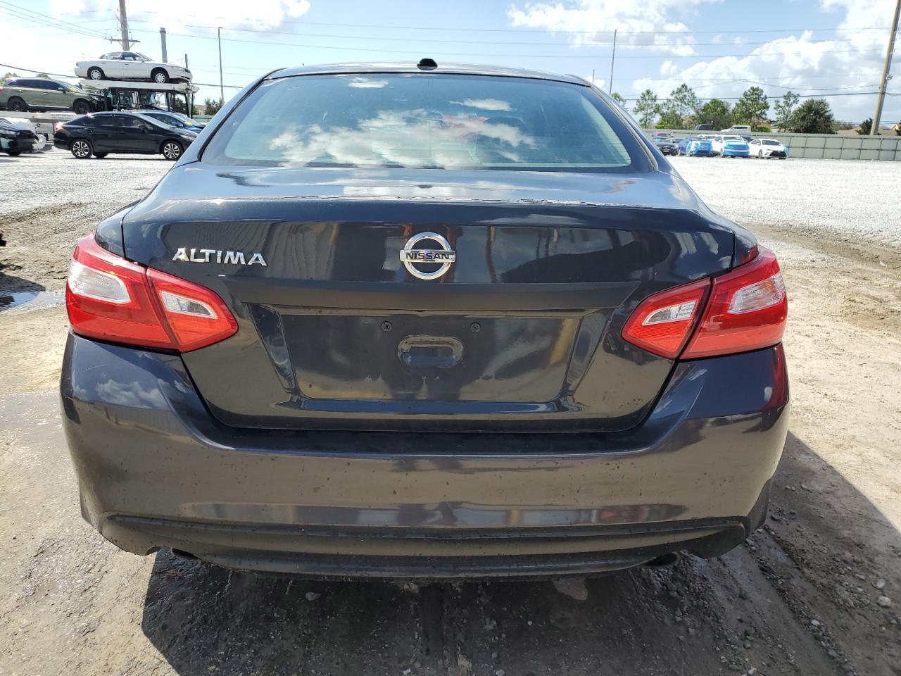 2017 Nissan Altima 2.5 - Image 6