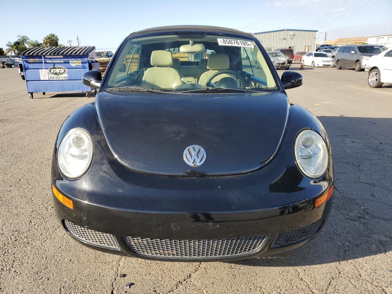 2008 Volkswagen New Beetle Convertible S - Фото 5