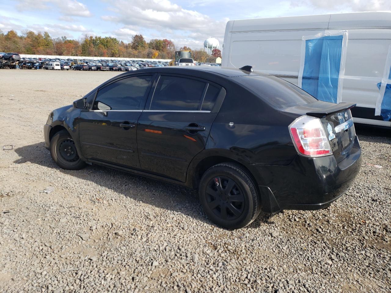 2011 Nissan Sentra 2.0 - Image 2