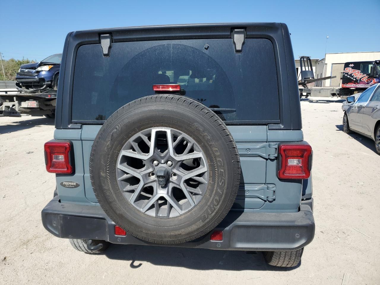 2024 Jeep Wrangler Sahara - Фото 6
