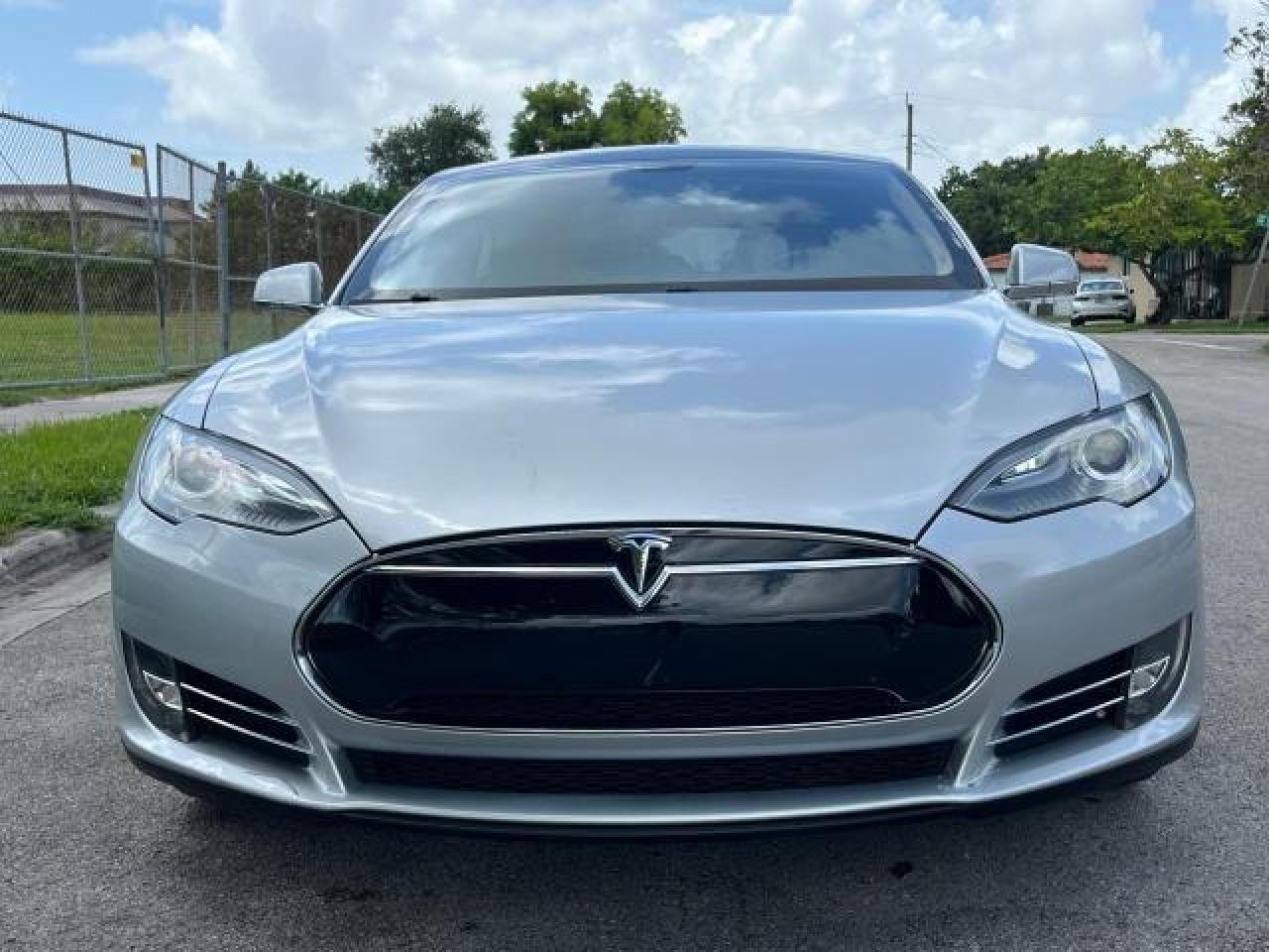 2012 Tesla Model S - Image 5