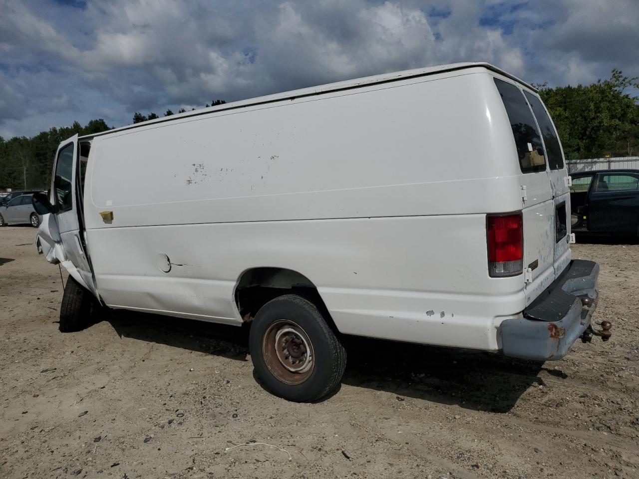 2001 Ford Econoline E250 Van - Фото 2