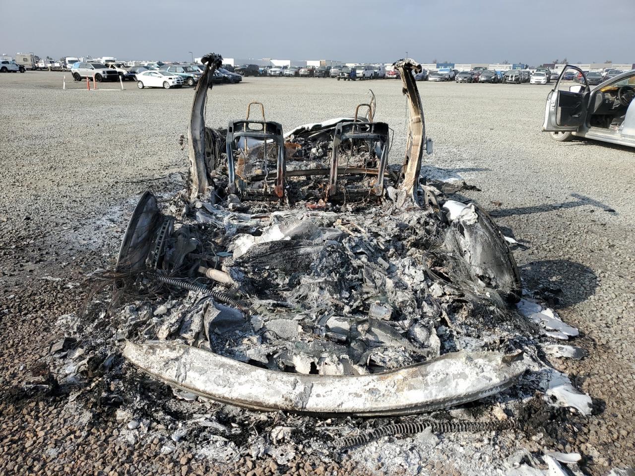 2025 Tesla Model S - Фото 6