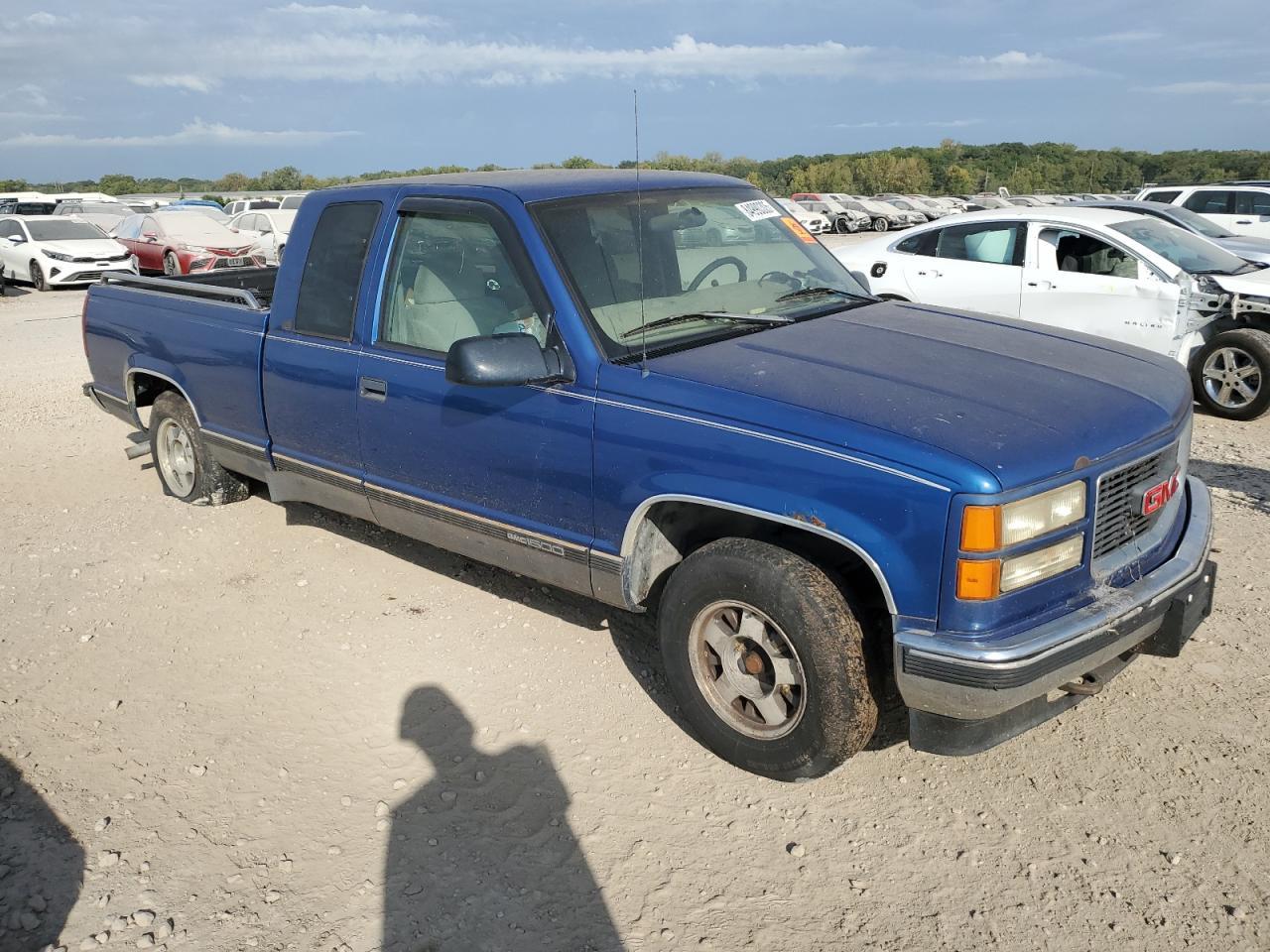 1997 GMC Sierra 150 - Image 4