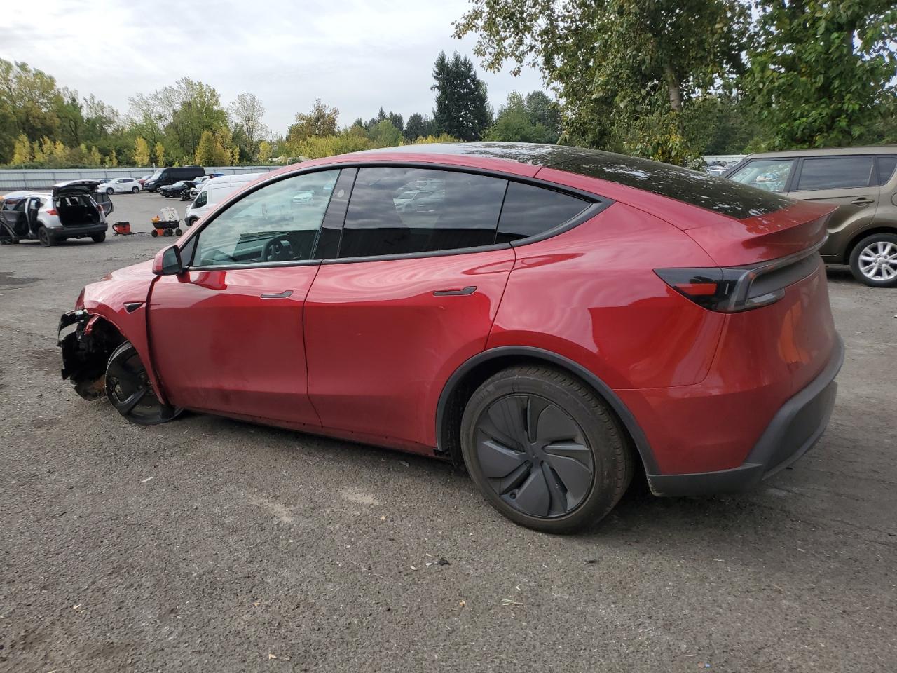 2026 Tesla Model Y - Фото 2