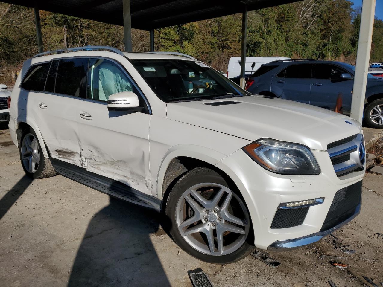2014 Mercedes-Benz Gl 550 4Matic - Image 4