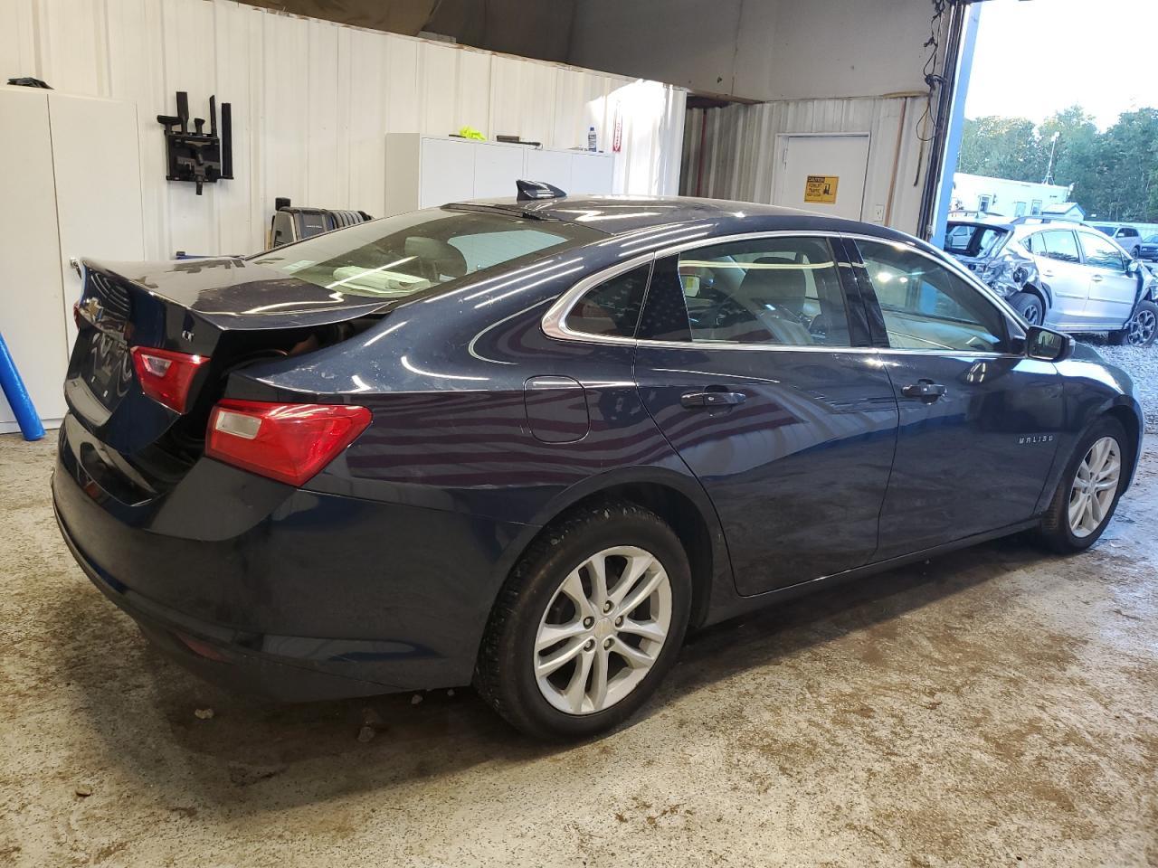 2018 Chevrolet Malibu Lt - Image 3