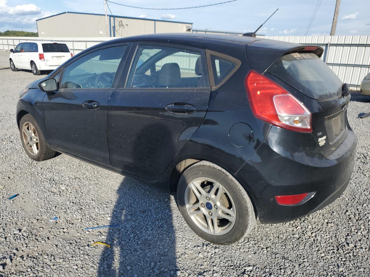 2018 Ford Fiesta Se - Фото 2