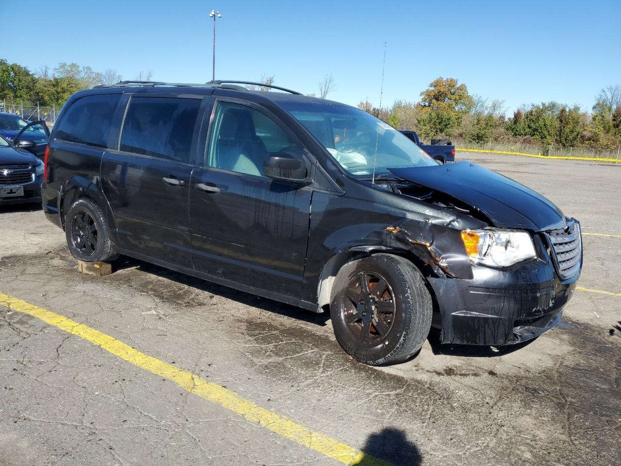 2008 Chrysler Town & Country Lx - Image 4