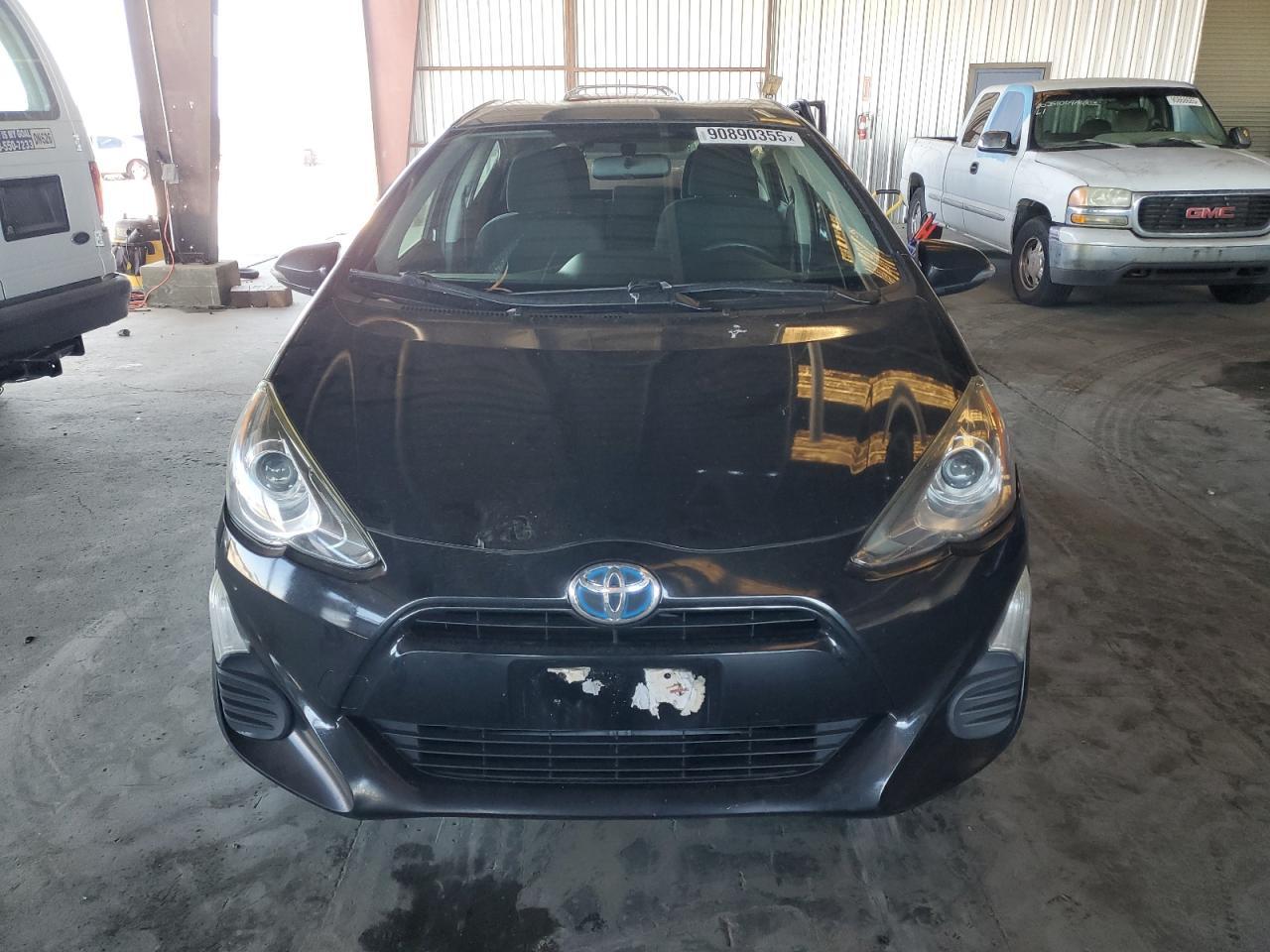 2016 Toyota Prius C - Image 5
