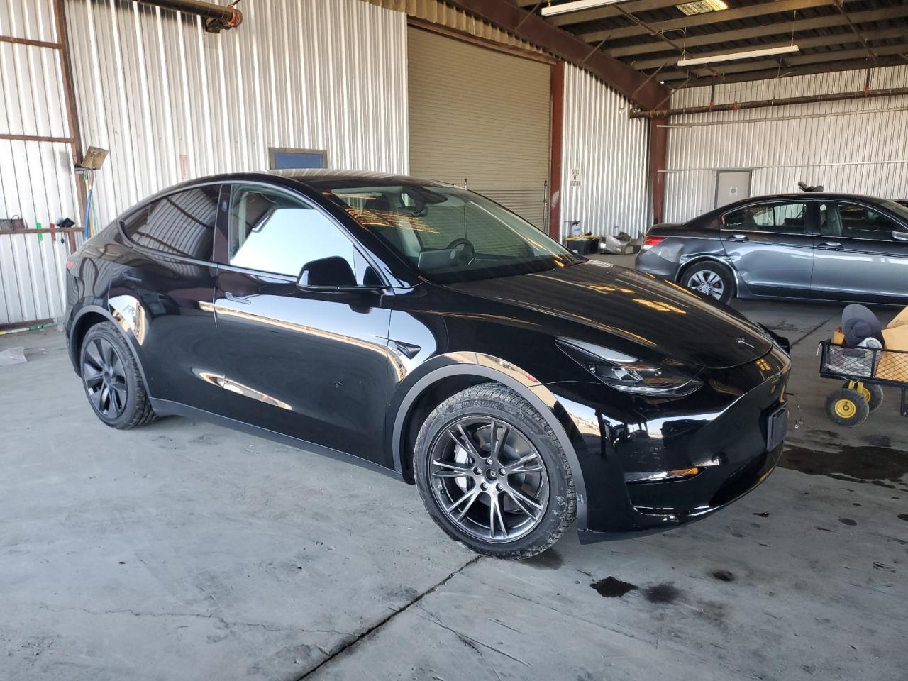 2025 Tesla Model Y - Image 4