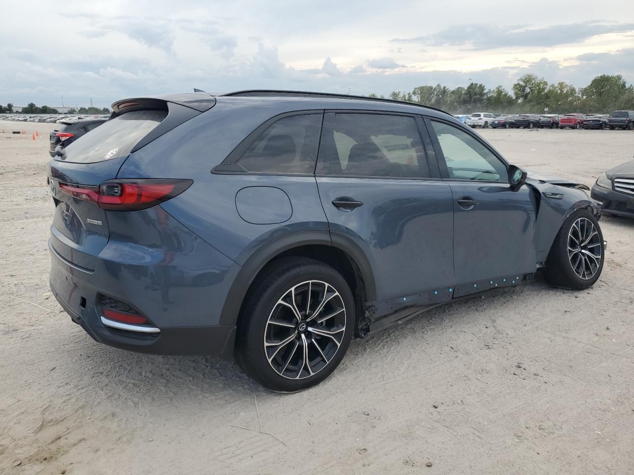 2025 Mazda Cx-70 Premium Plus - Image 3