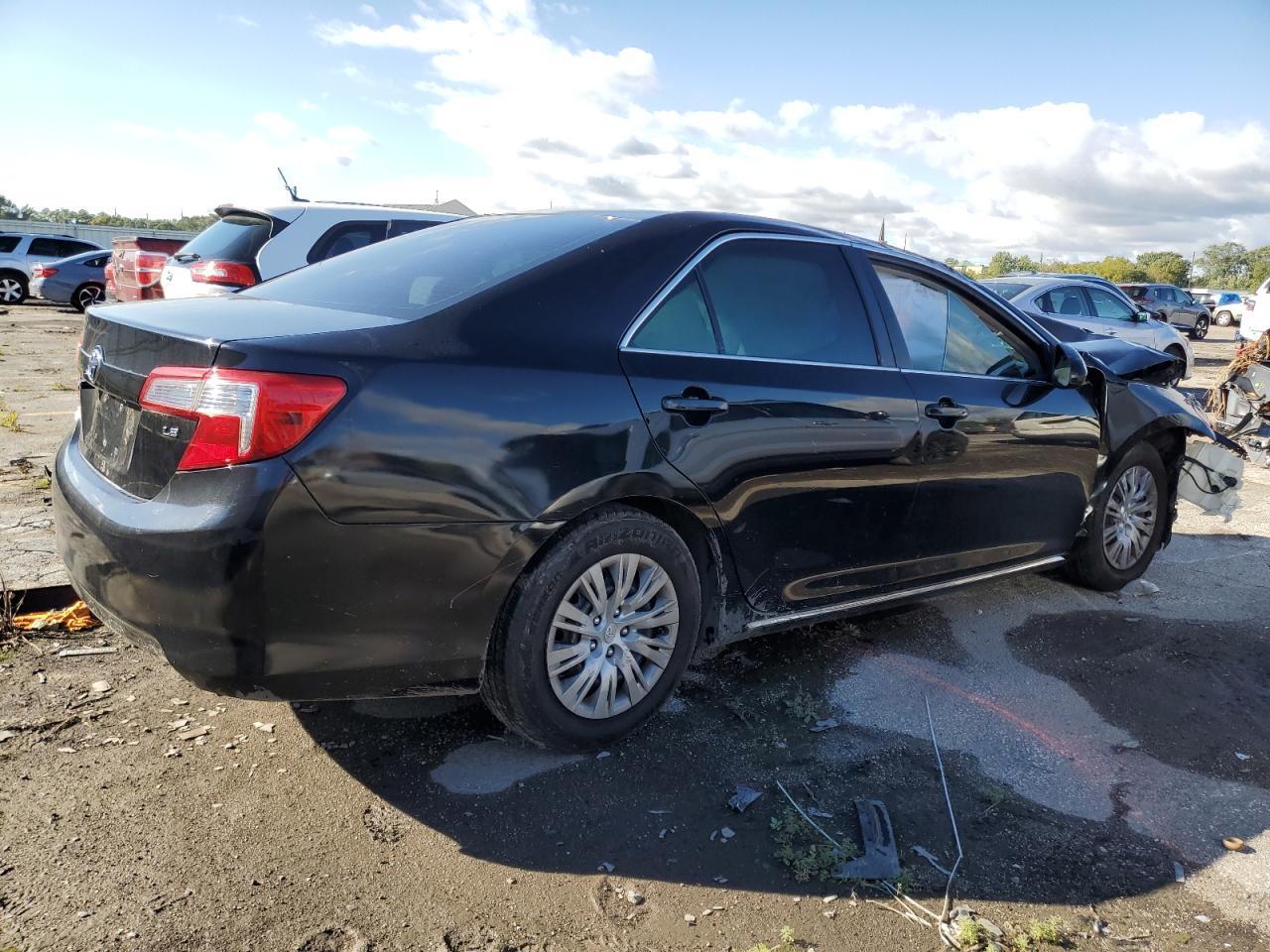 2013 Toyota Camry L - Фото 3