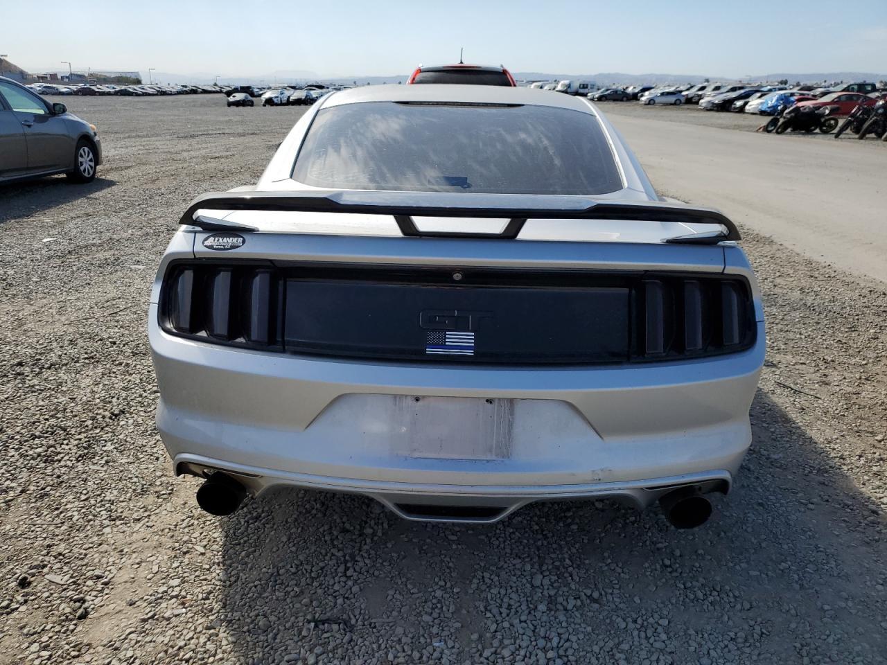 2017 Ford Mustang - Фото 6
